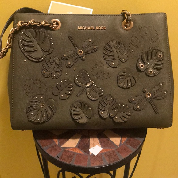 MICHAEL Michael Kors Handbags - NWOT Michael Kors butterfly bag